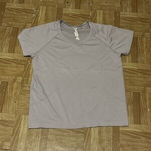 Lululemon shirt size 10( light purple !!)